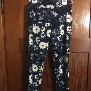 Bethany M❤️to flower patterned leggings